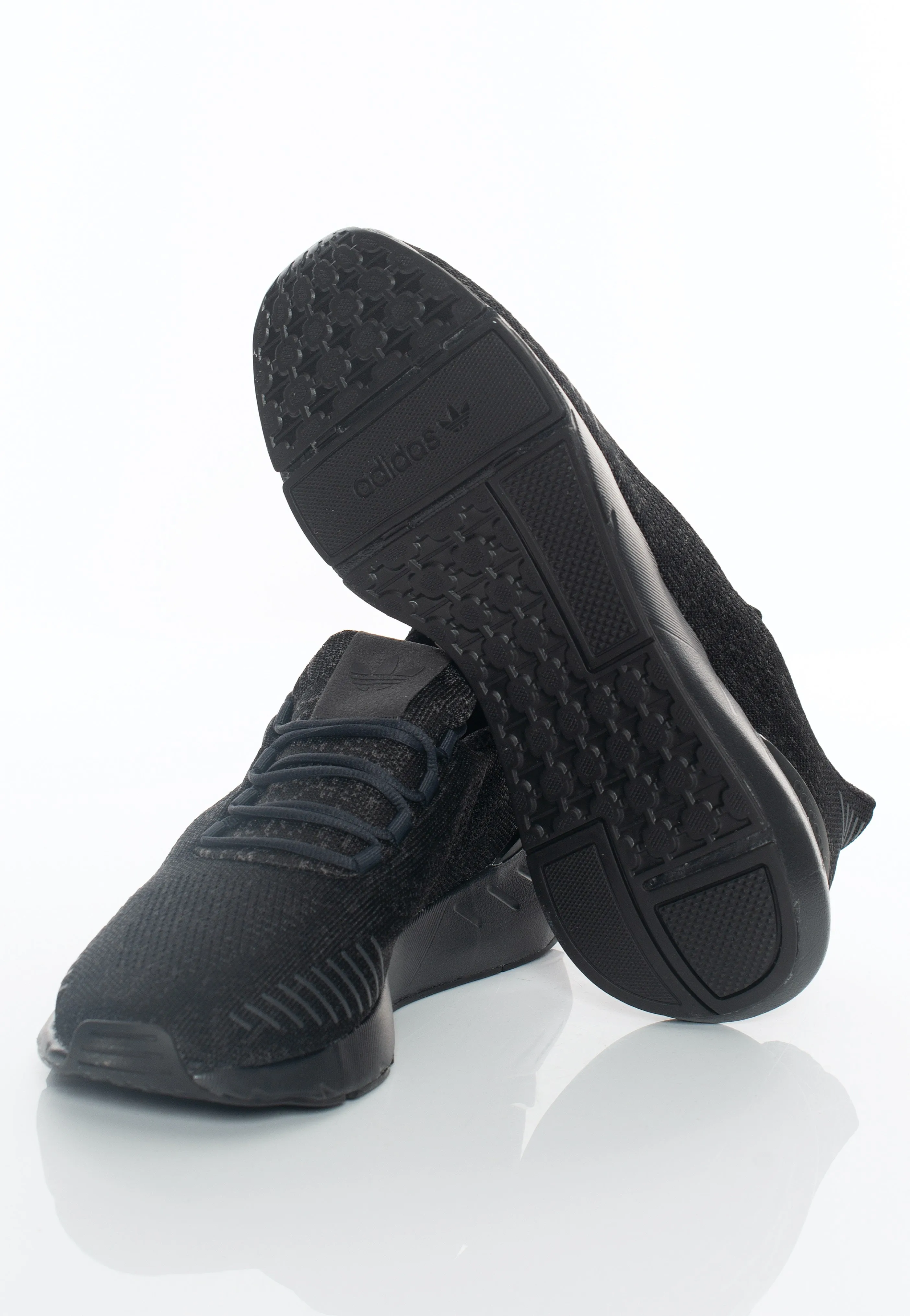 Adidas - Swift Run 22 Decon Cblack/Cblack/Carbon - Shoes