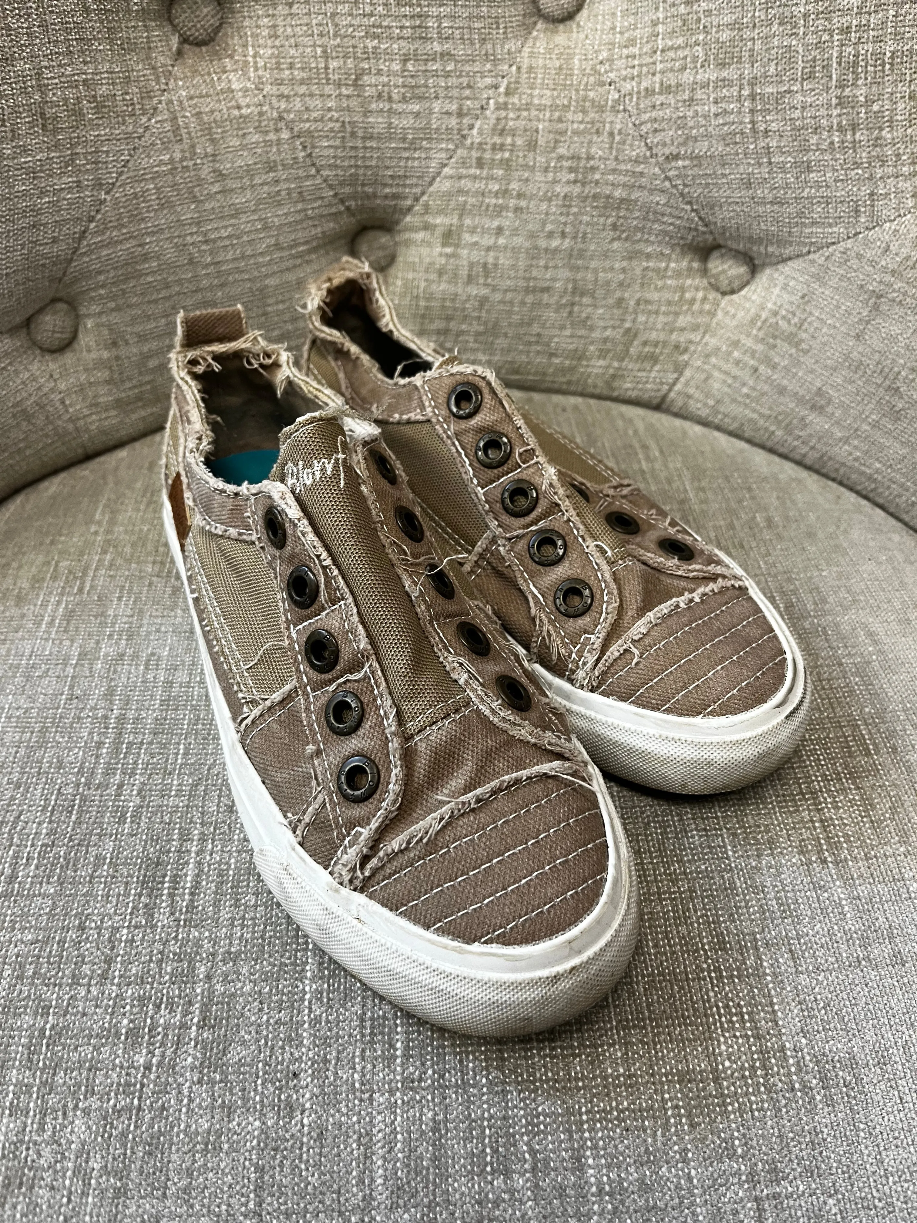 Blowfish Brown Sneakers (Size 6)