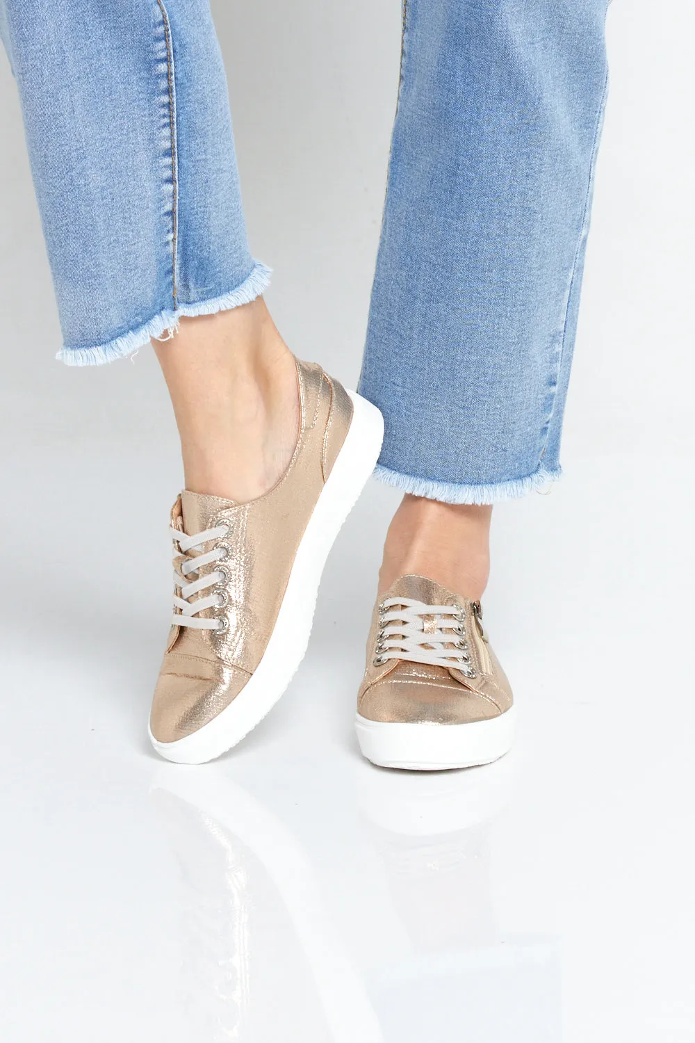 Cara Sneakers - Gold