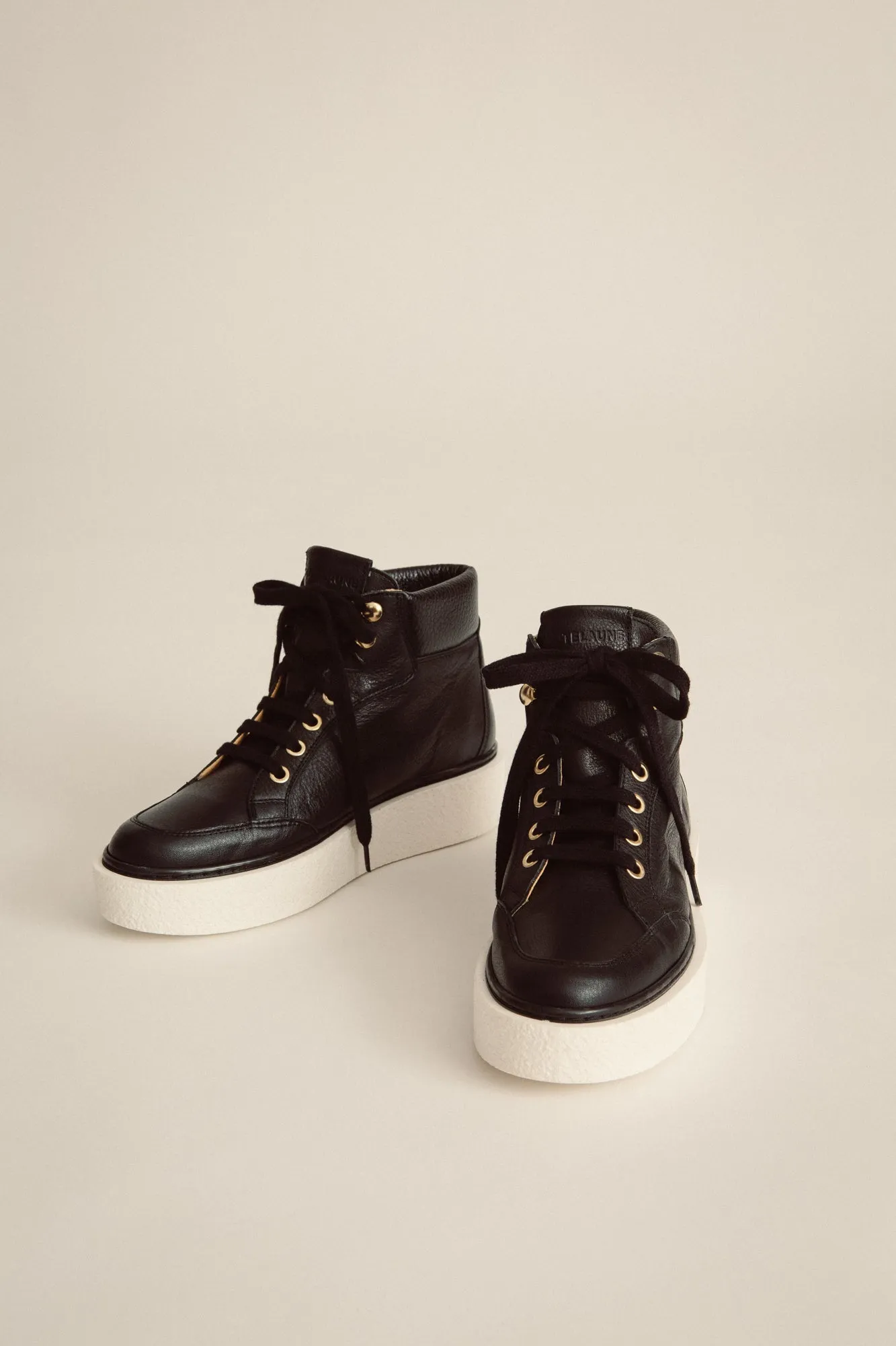 JUTELAUNE High Sneakers Black