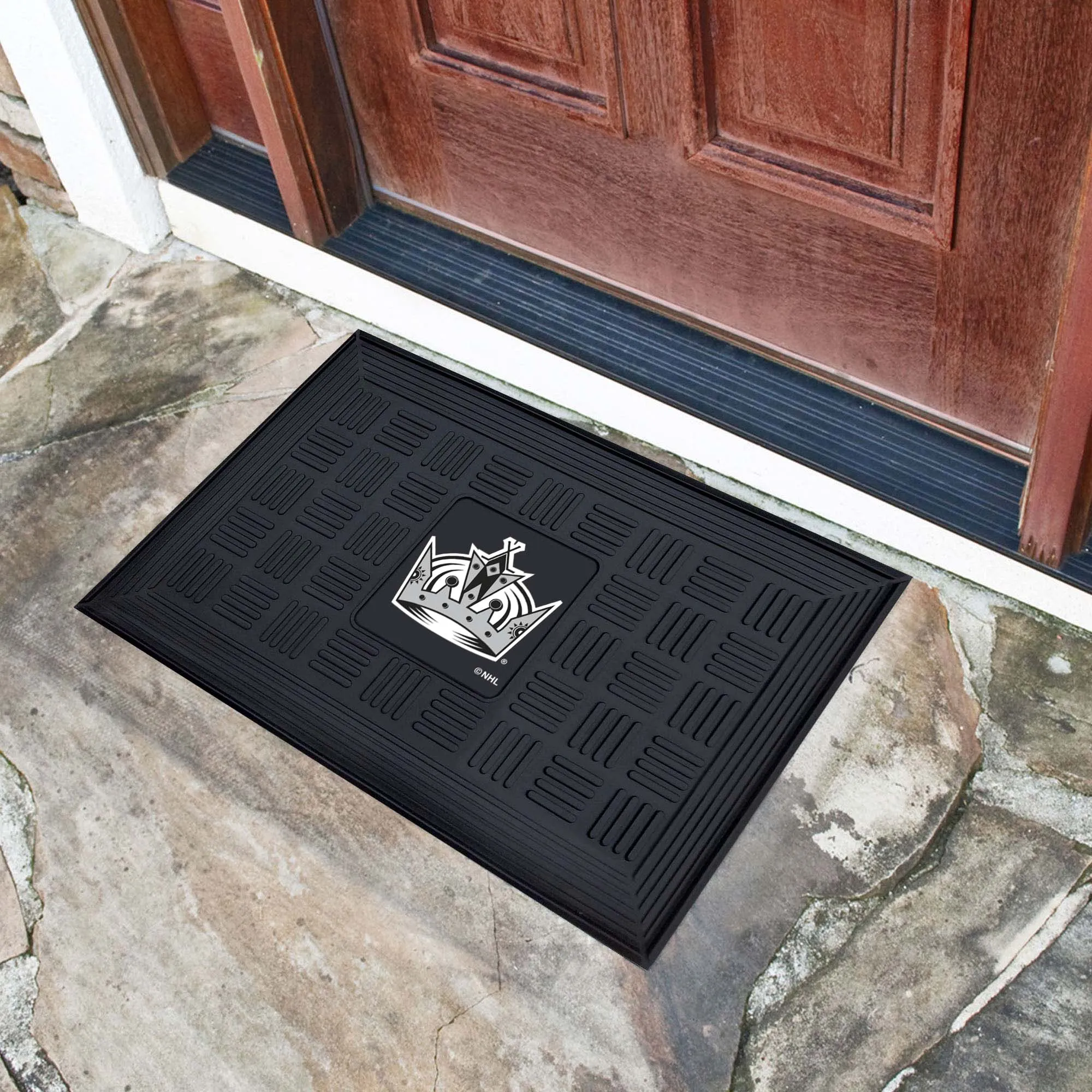 Los Angeles Kings Heavy Duty Vinyl Medallion Door Mat - 19.5in. x 31in.