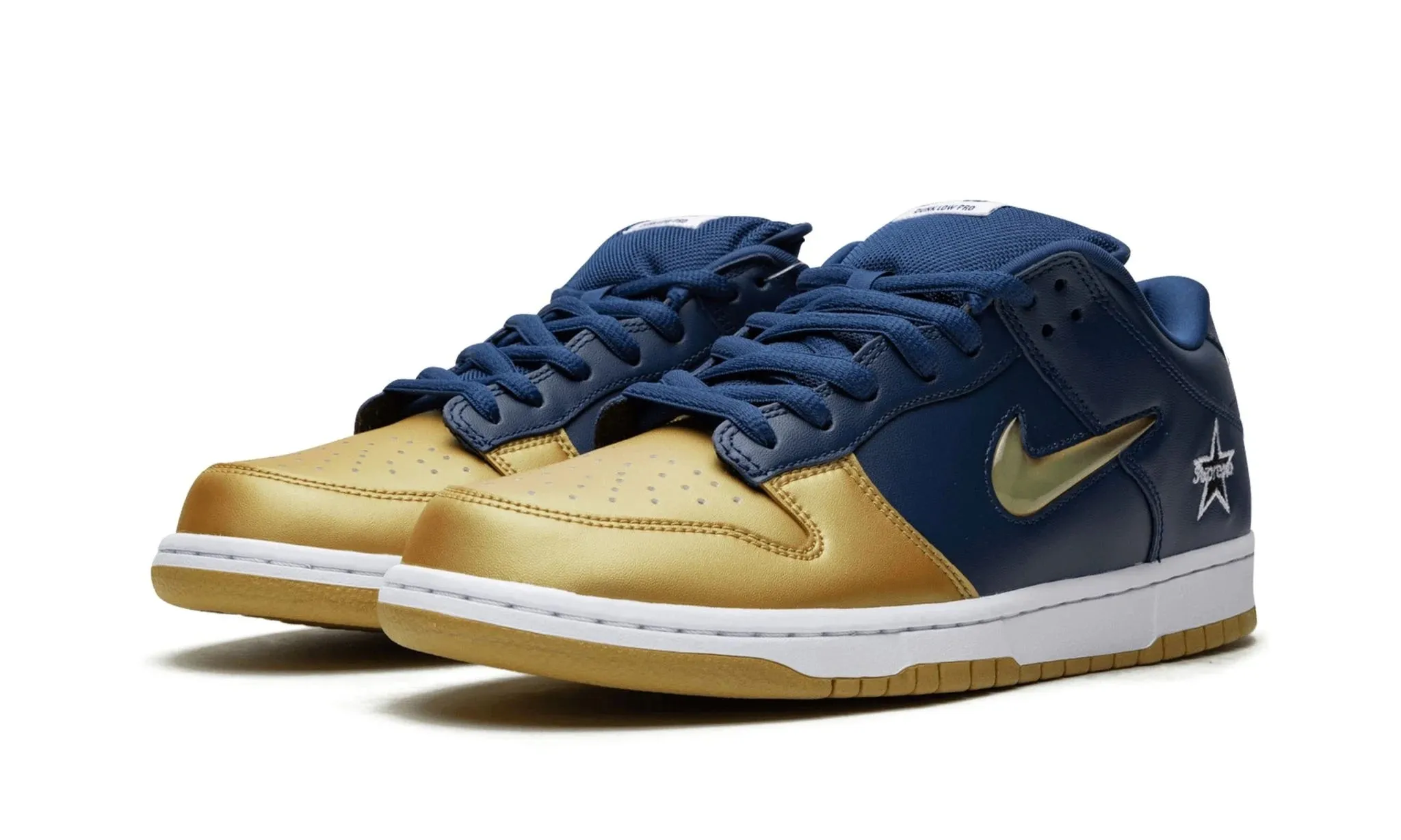 NIKE SB DUNK LOW SUPREME JEWEL SWOOSH GOLD