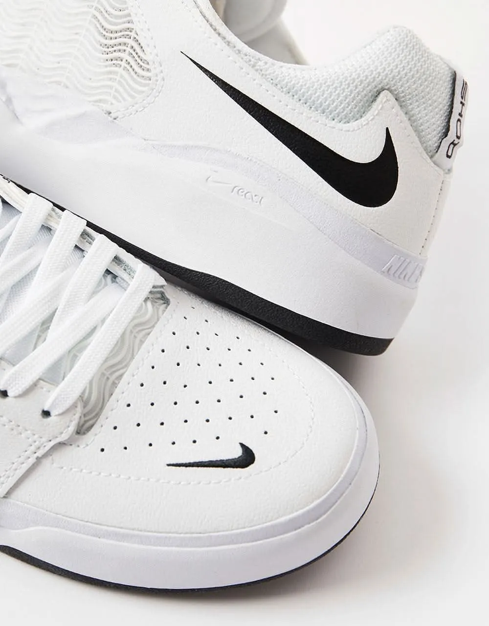 Nike SB Ishod Premium Skate Shoes - White/Black-White-Black