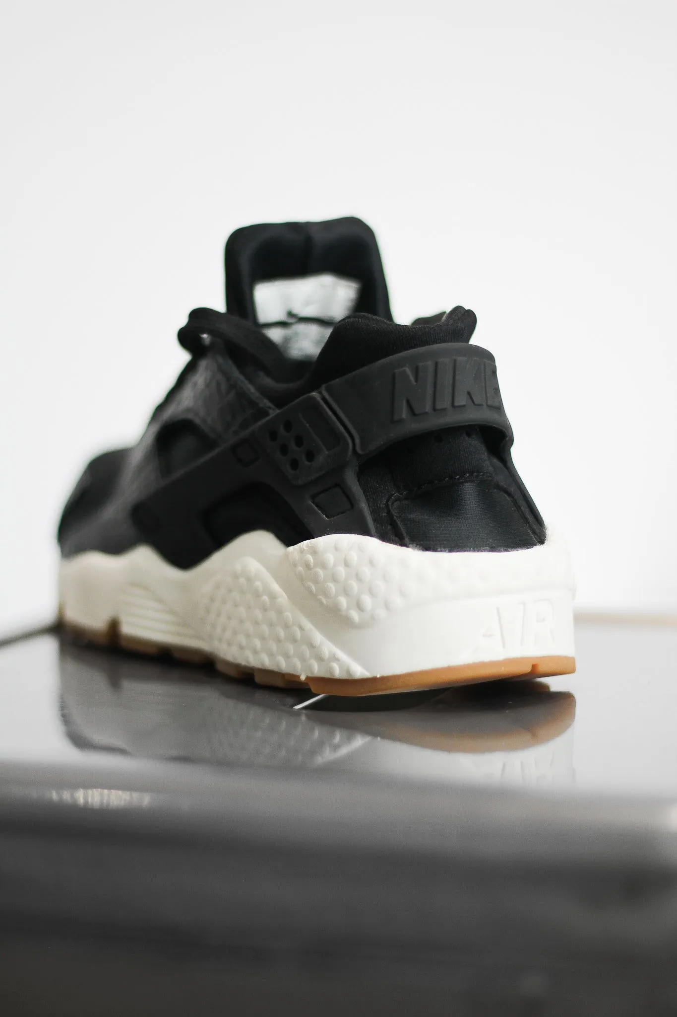 W AIR HUARACHE RUN PRM "BLACK SNAKESKIN"